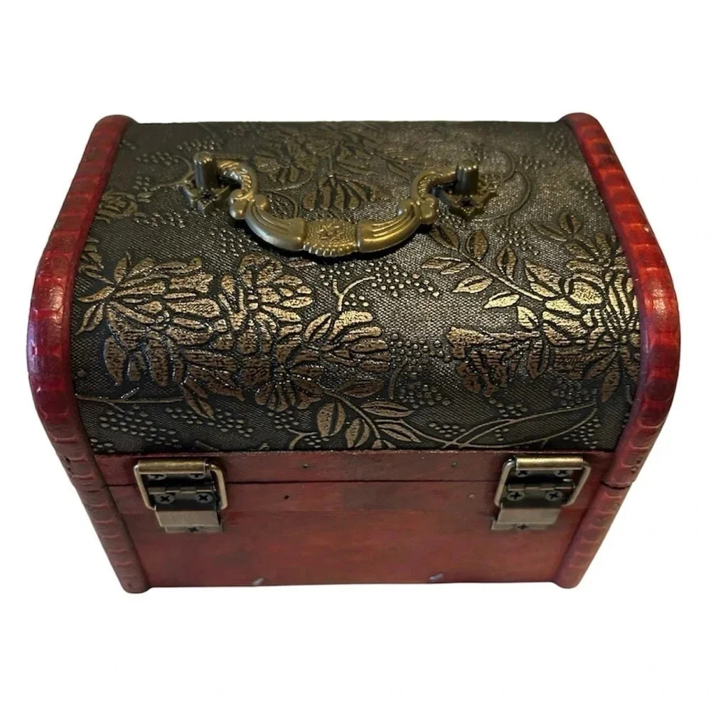 Vintage style Wood Treasure Chest. New‎ - Picture 3 of 9